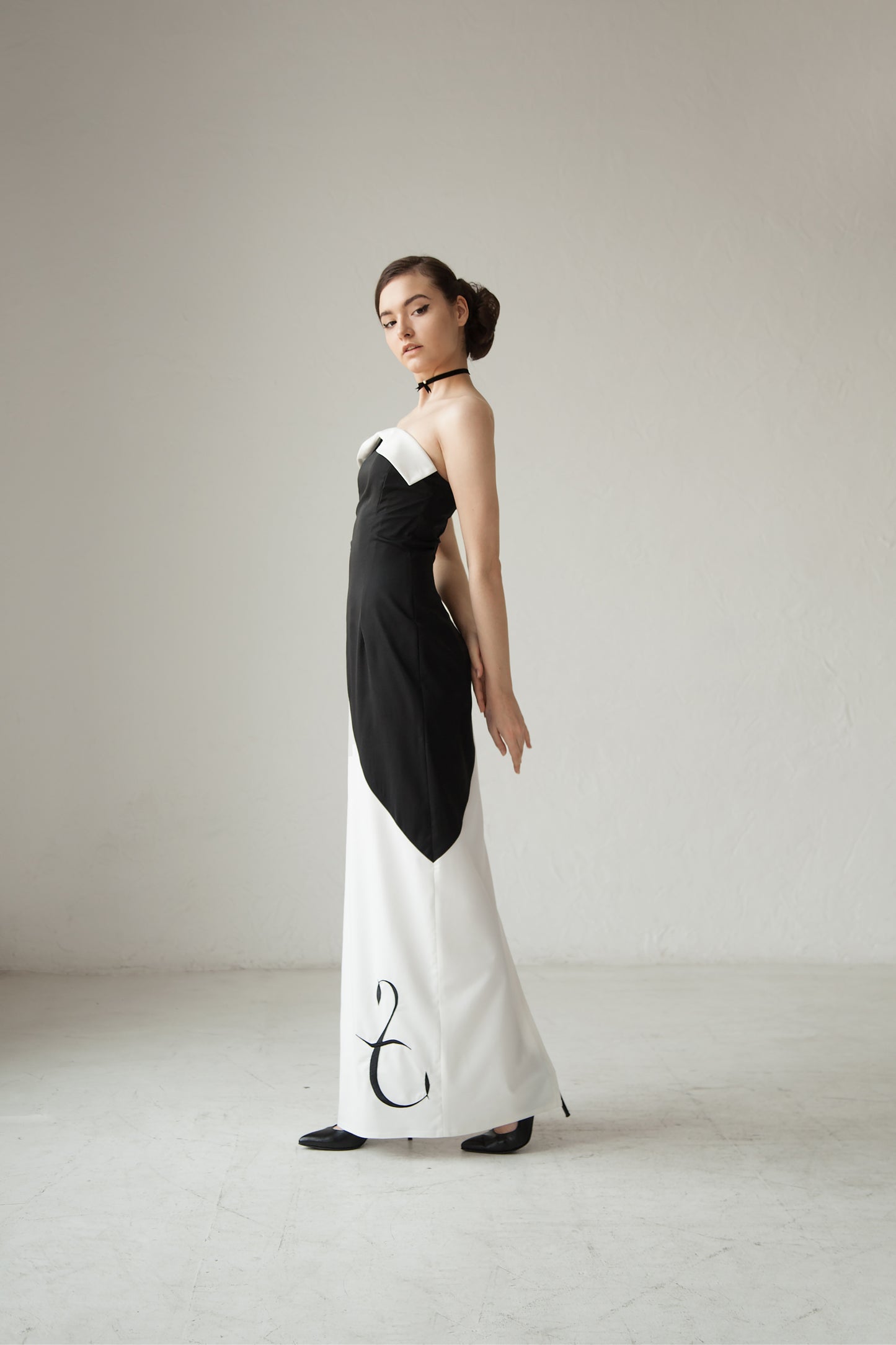 F-embroidery maxi dress