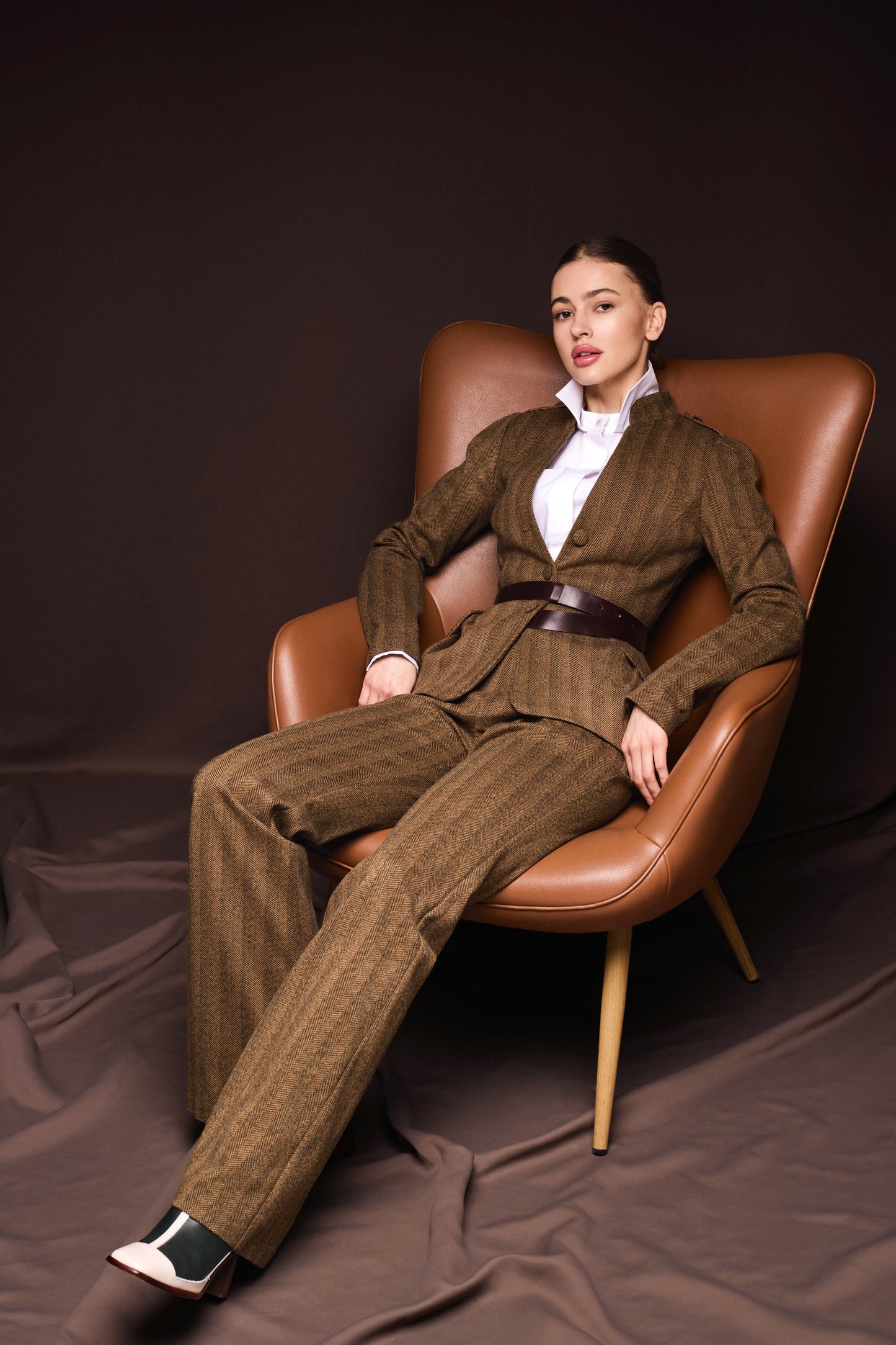 Timeless Herringbone Suit – Without a belt