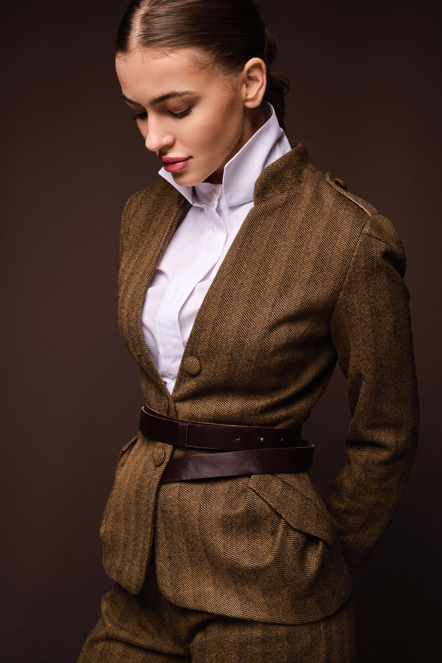 Timeless Herringbone Suit – Without a belt