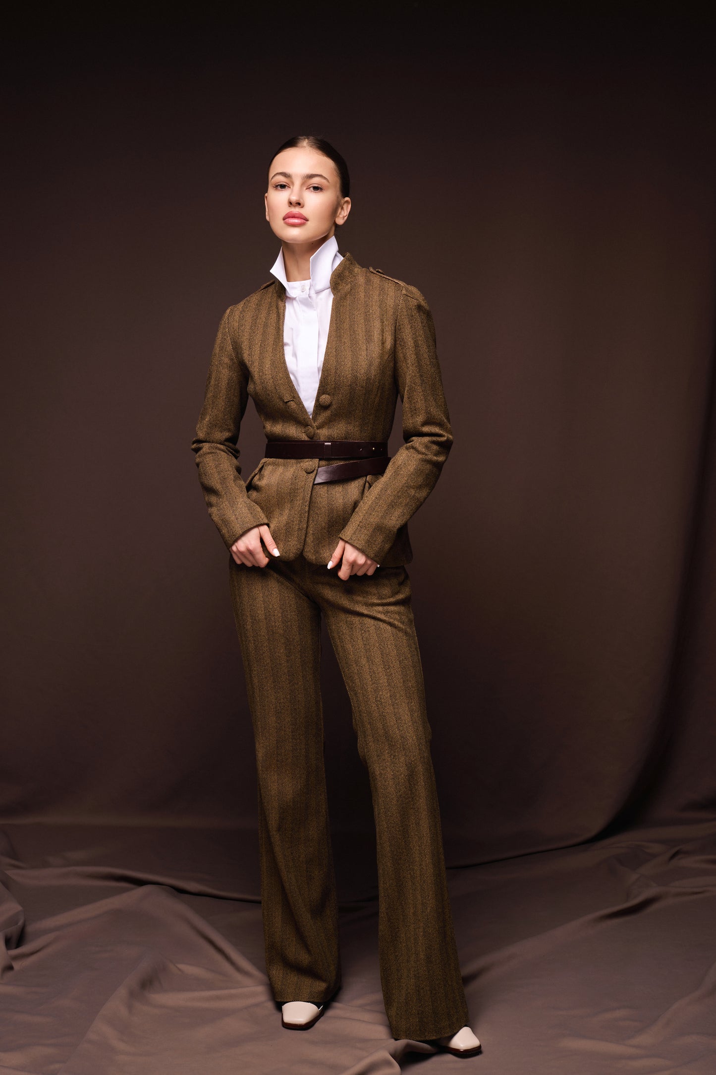 Timeless Herringbone Suit – Without a belt